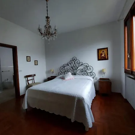 Gli Oleandri Vaiano (Tuscany)